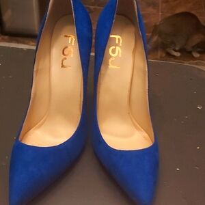 Blue pumps. Suede. 8.5, JustFab.